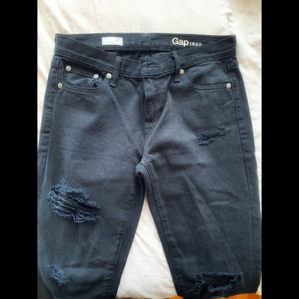 Gap 27 regular black distressed girlfriend jeans